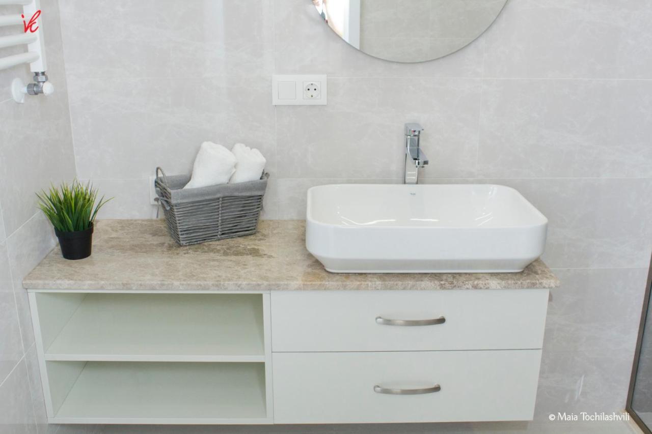 Aura Sameba, Luxury Apartment 第比利斯 外观 照片